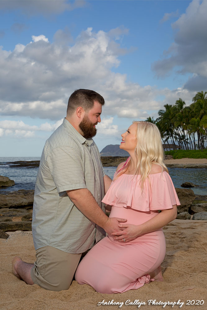 Affordable Oahu Maternity Photo Session