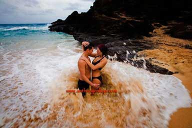 Oahu Beach honeymoon portrait