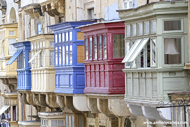 The Gallarija (pl: gallariji) is a typical element of vernacular Maltese architecture, consisting of an ornate closed wooden balcony.